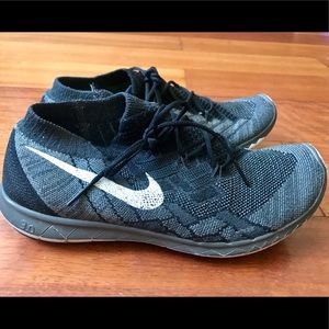 NIKE Women's Free 3.0 Flyknit sneakers size 7